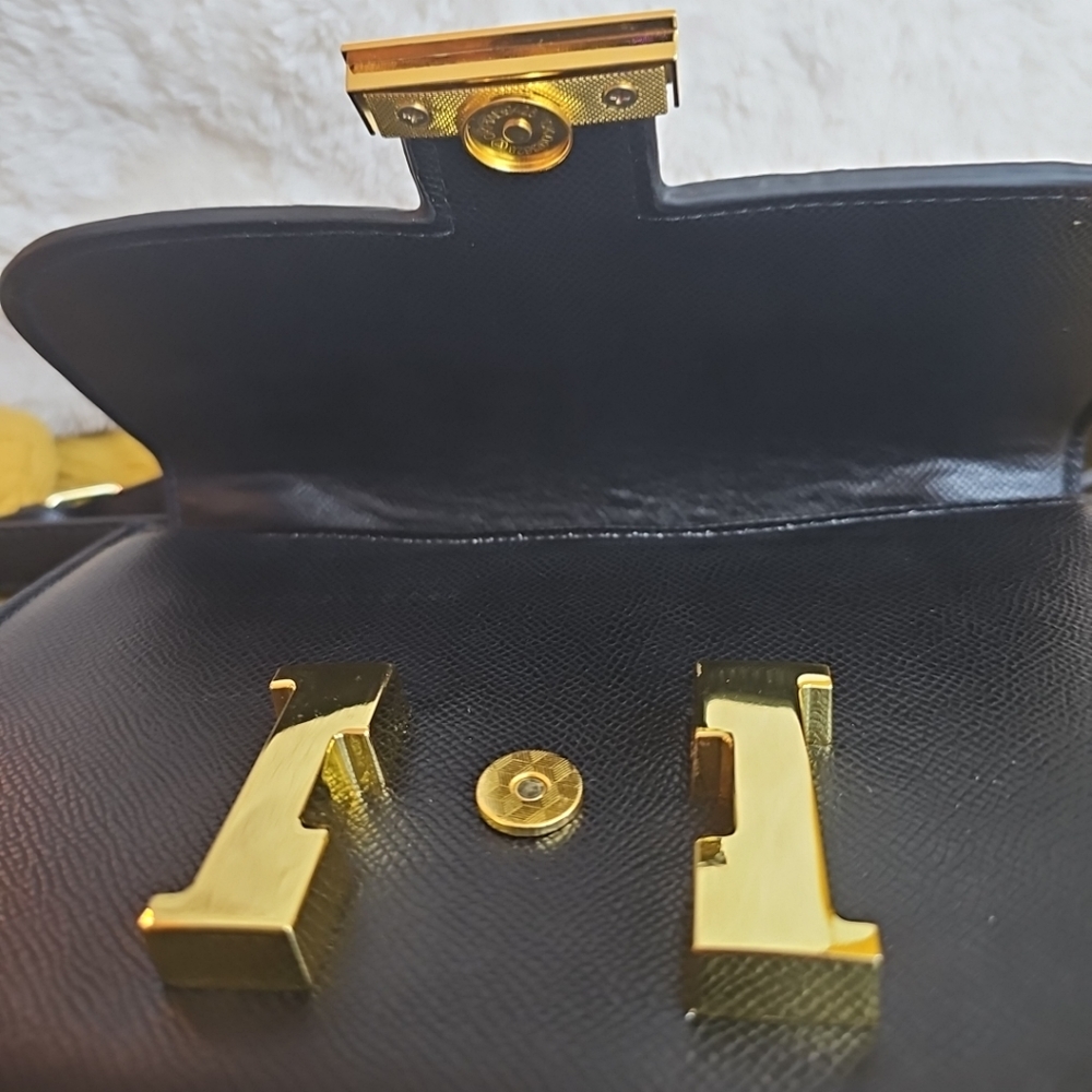 Satchel - Picture 3 of 3